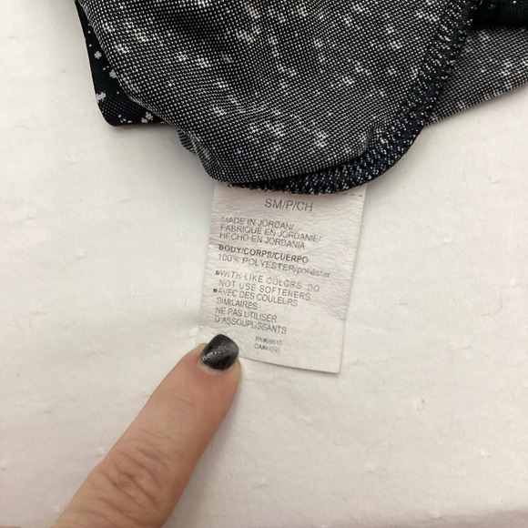 Under Armour Women's Small Black Speckled Loose Fit Short Sleeve Top - Picture 6 of 6